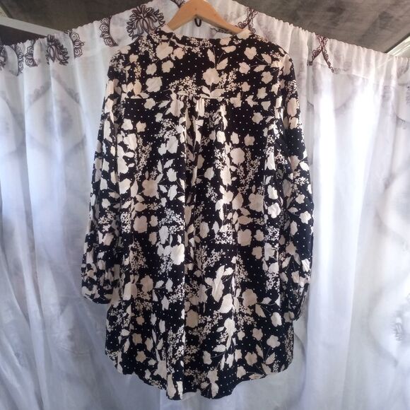 H&M Mama maternity blouse size medium ( box CV ) - Picture 2 of 3